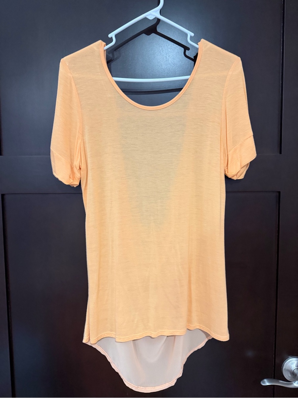 Buckle Peach Short Sleeve High-Low Tee